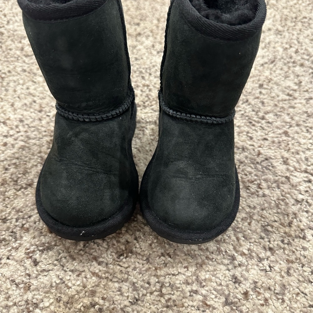 *SOLD* UGG Kids Black Cozy Boots